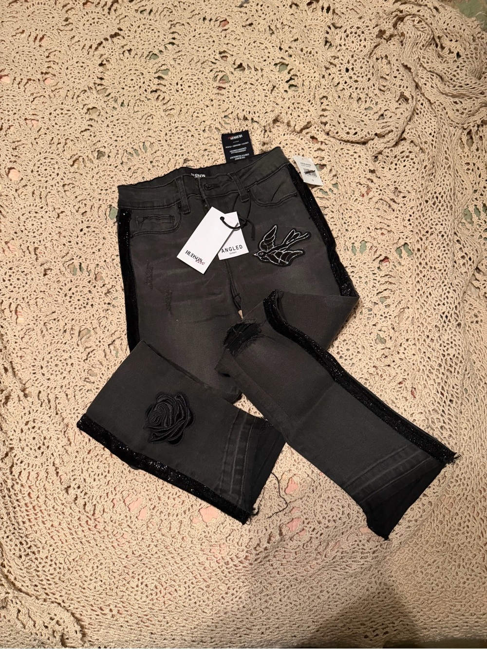 Hudson Kids Jeans Black Cropped Ankle Jeans with Floral Patch & Side Trim nwt